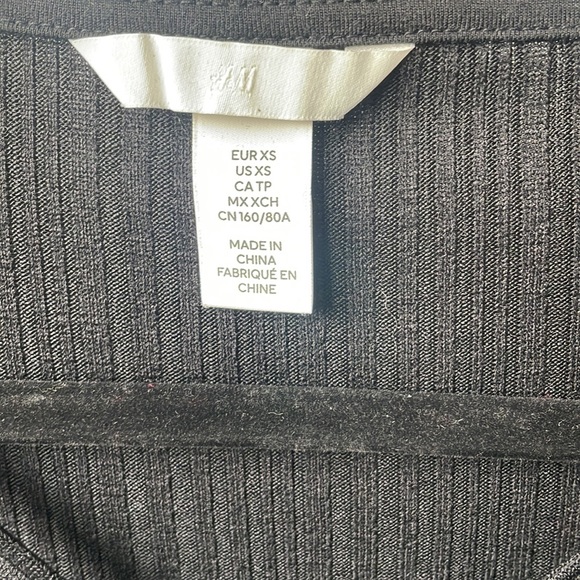 Black top - Picture 3 of 3